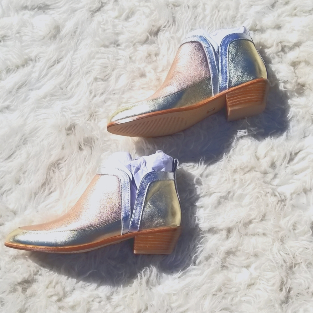 Tri color booties